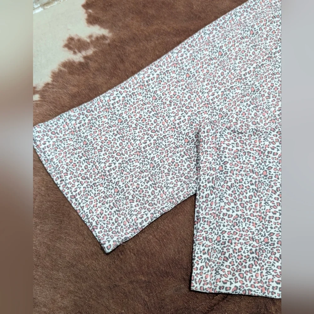 Rae Dunn Pink Pajama Set with Uplifting Message " No Bad Days" Animal Print PJ's - Picture 4 of 9